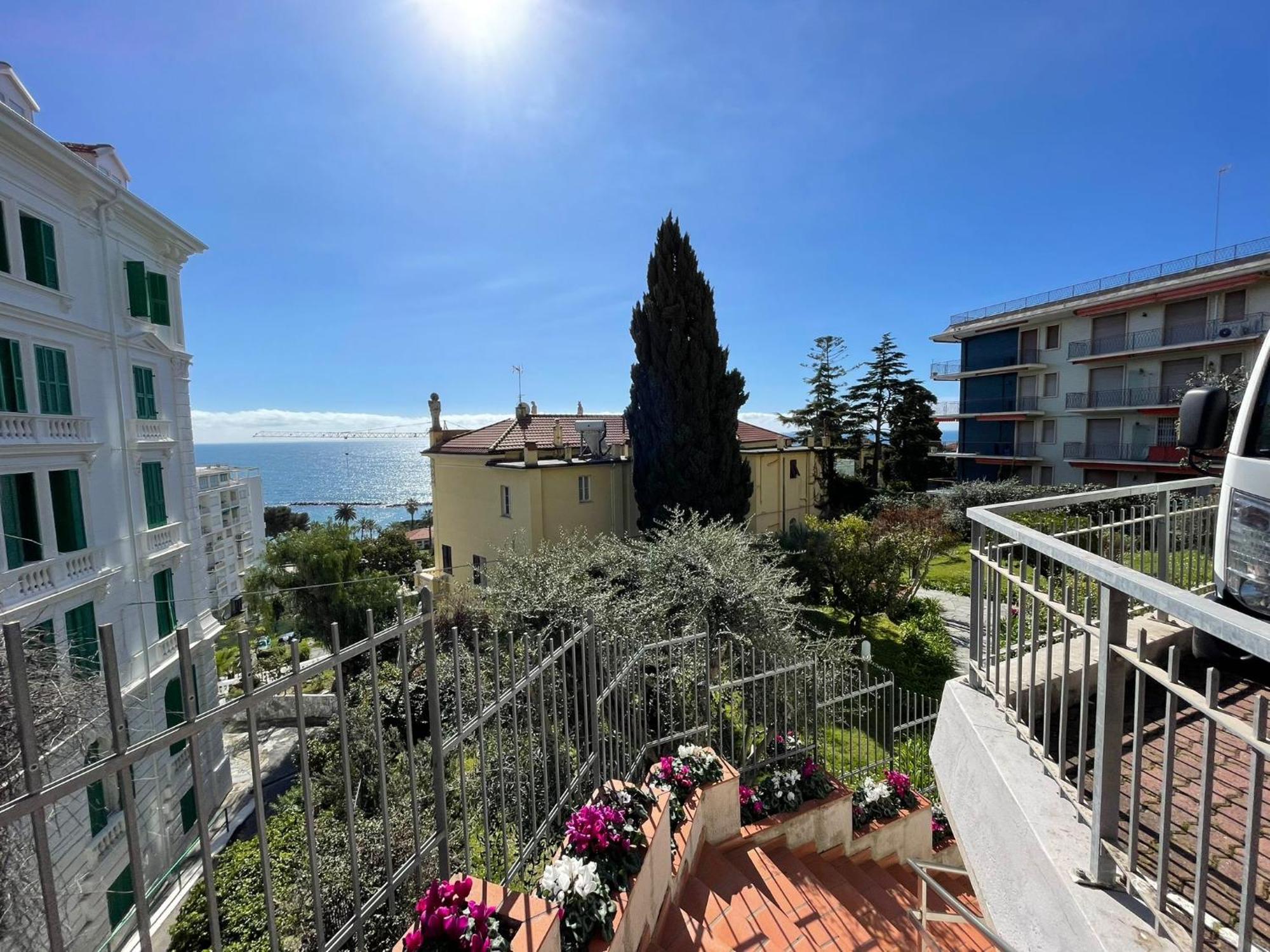 Flower Sea Hope-con Posto Auto A 10 Minuti Dalla Apartment Sanremo